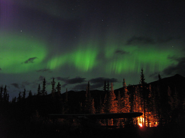 01_aurora_over camp