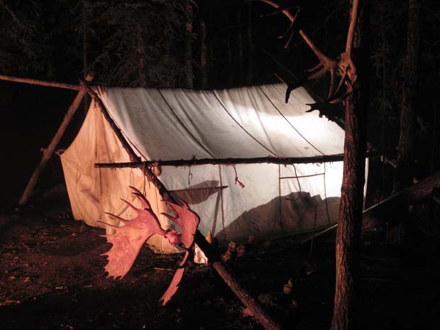 14-wall-tent-moose-antlers